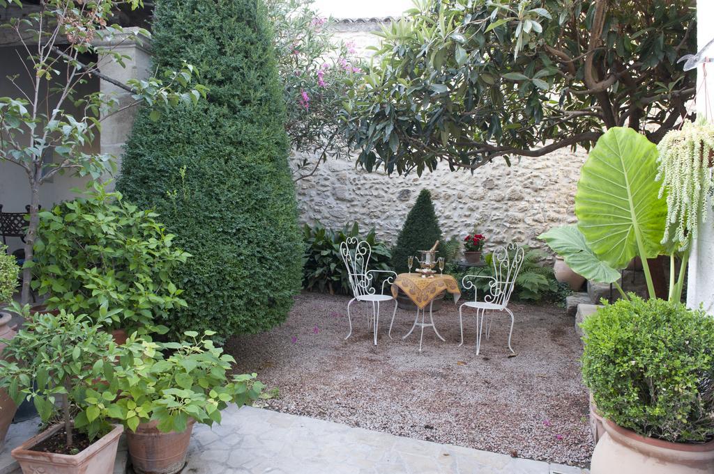 La Maison Du Peintre En Provence Bed & Breakfast Mallemort Bagian luar foto